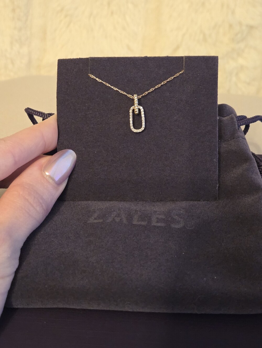 Zales 10K Gold Necklace w/Pavé Diamond Paperclip Doorknocker Pendant - Picture 11 of 16